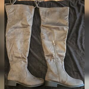 Stylish Gray Over-the-Knee Women's Boots New In Box Never Worn